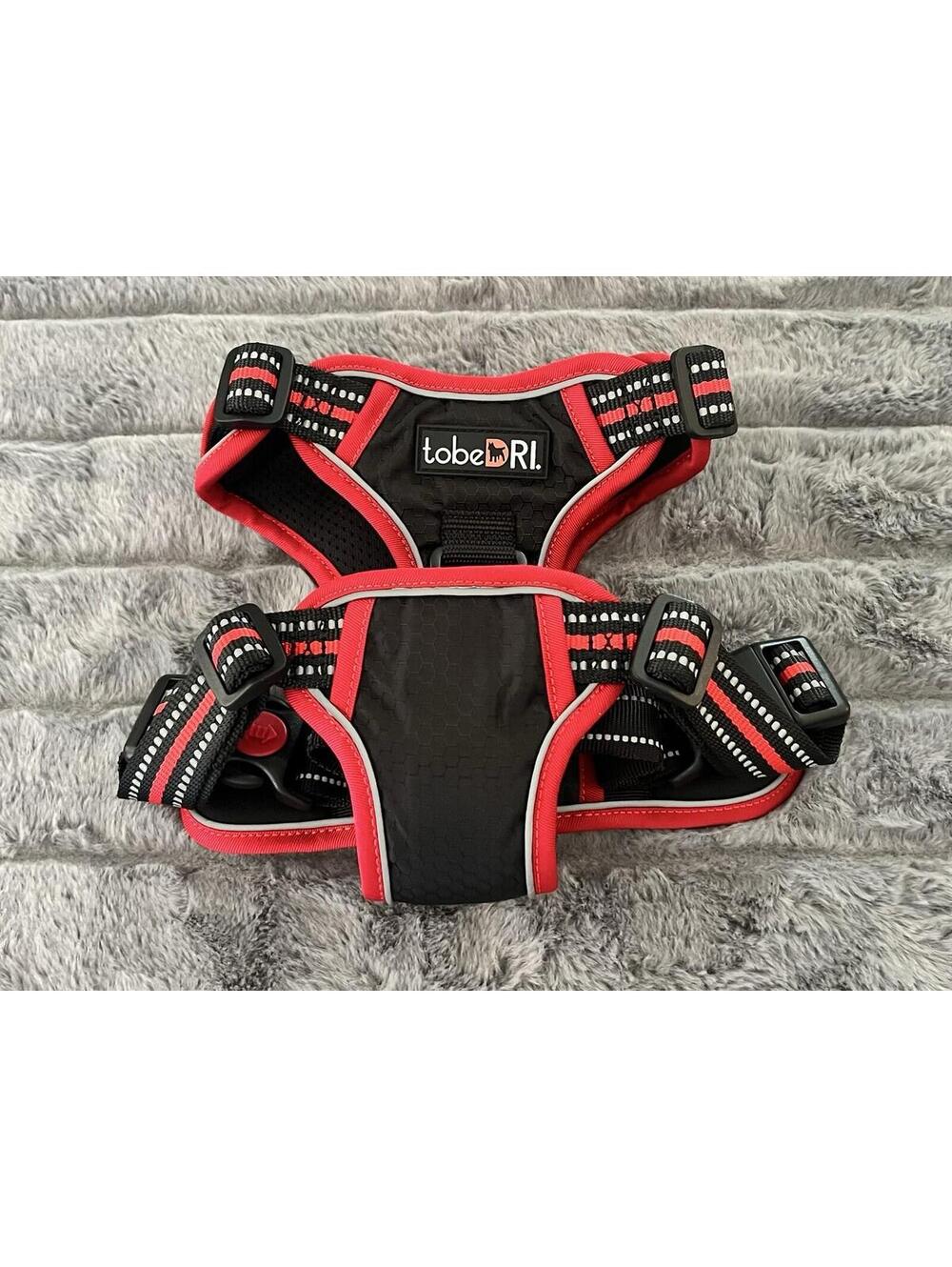 TobeDRI Dog No-Pull Safety Harness Adjustable Medium RED Matching Leash NEW - Picture 2 of 4
